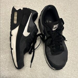 Nike AirMax Black Grey White size 7.5